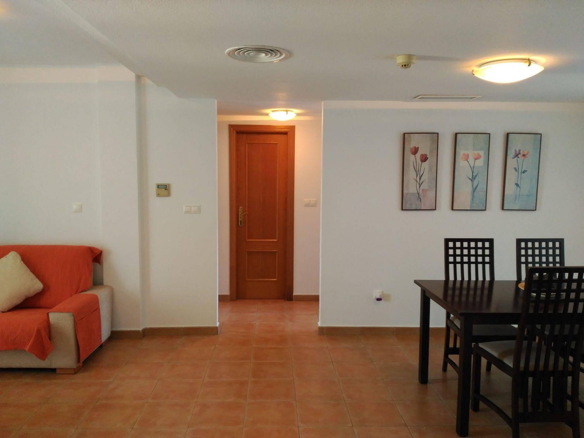 Albir-Beach Apartments Альбир Экстерьер фото